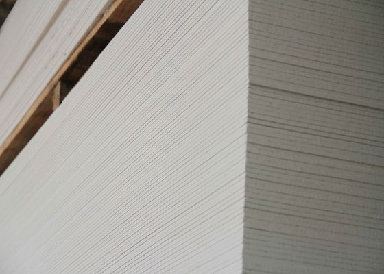 1220x2440mm Alçı levhası İç tavan yanmaz Alçı çekirdeği Yangına dayanıklı alçı levhası